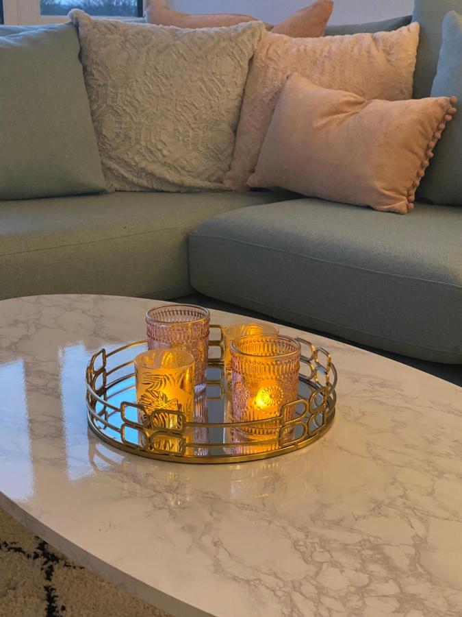 Lees Lookout Holt ,2 Bedroom Luxury Apartment With Private Parking Eksteriør billede