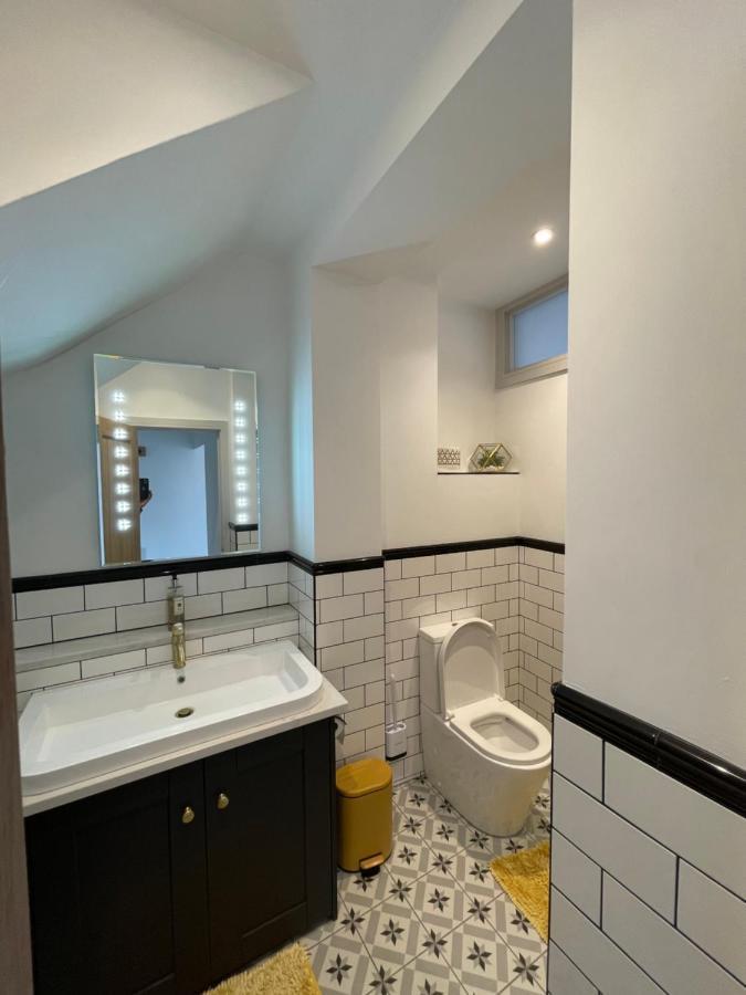 Lees Lookout Holt ,2 Bedroom Luxury Apartment With Private Parking Eksteriør billede