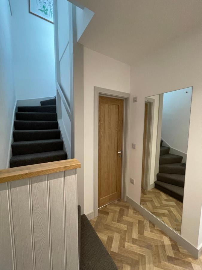 Lees Lookout Holt ,2 Bedroom Luxury Apartment With Private Parking Eksteriør billede